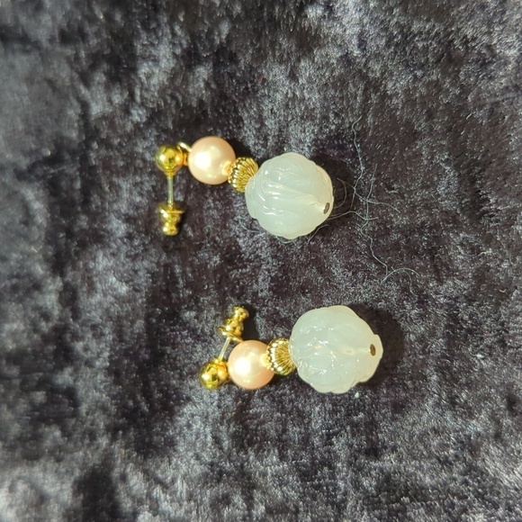 Horne's Vintage Triple Strand Faux Pearl Choker & Pierced Earring Set - Picture 5 of 6